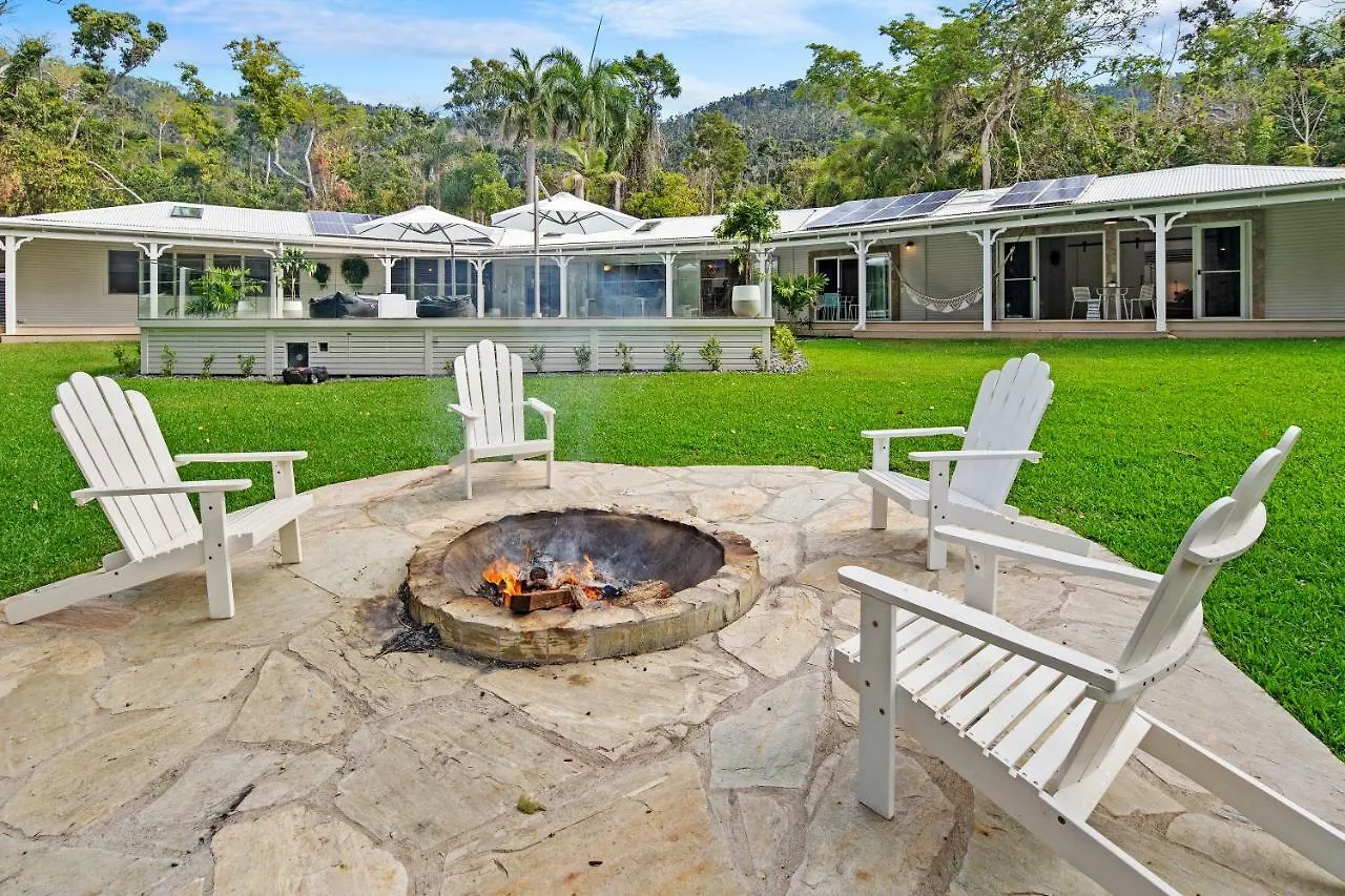 La Boheme Whitsunday Hotel Airlie Beach 0*,  Australia